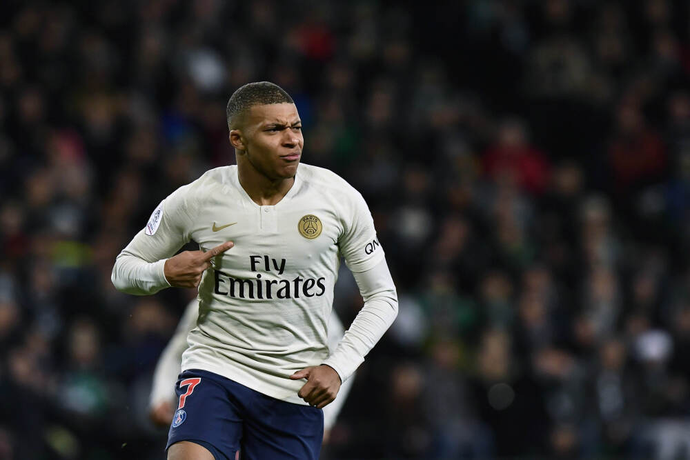 不老传奇! 詹姆斯41岁105天获周最佳破纪录